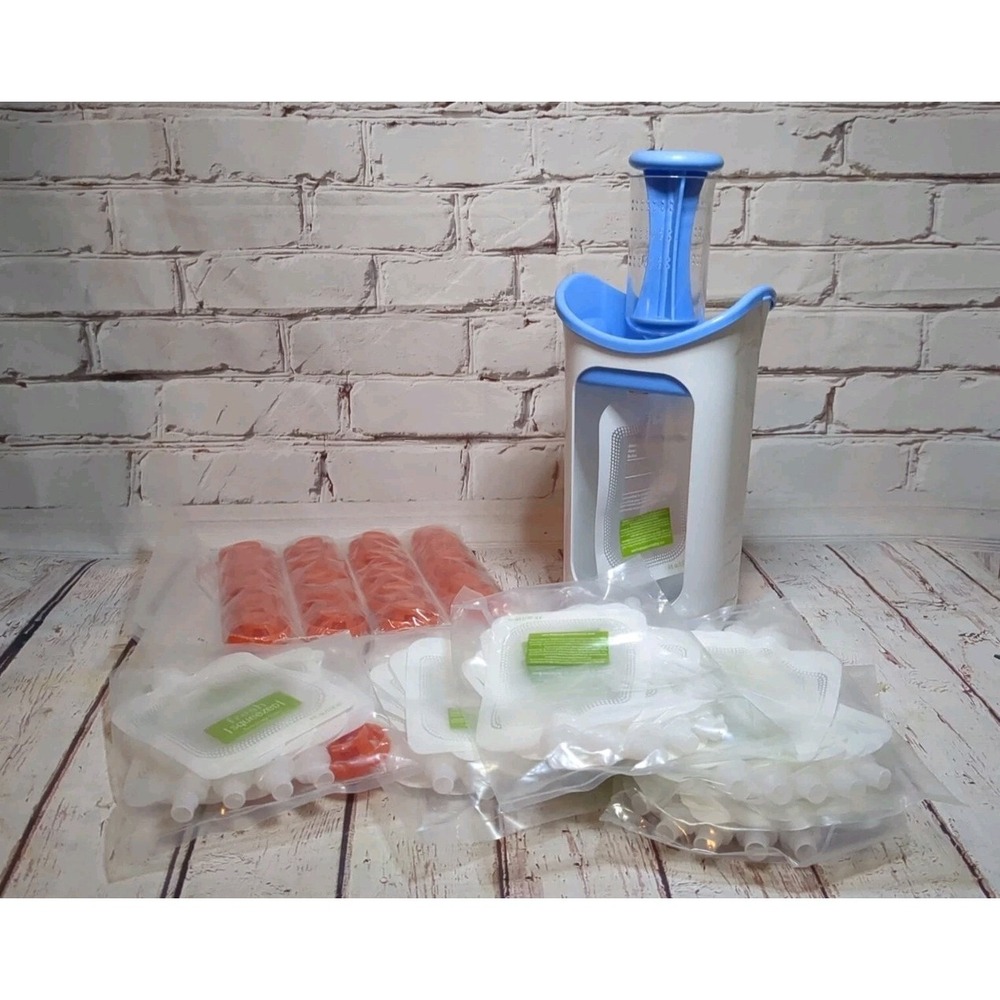 Infantino Fresh Squeezed Squeeze Station Baby Food Pouch Maker Plus 46 Pouches‎